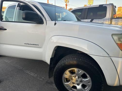 2005 Toyota Tacoma PreRunner Access Cab