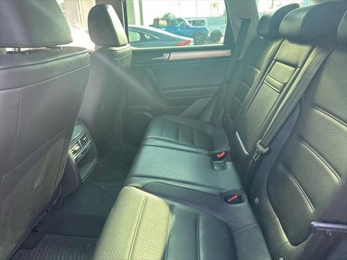 2012 Volkswagen Touareg VR6 Sport