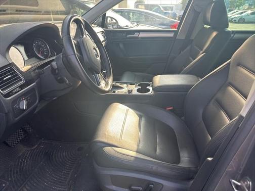2012 Volkswagen Touareg VR6 Sport