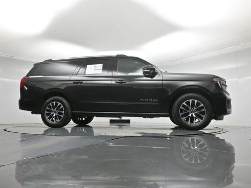 Agate Black Metallic 2025 Ford Expedition Max Platinum