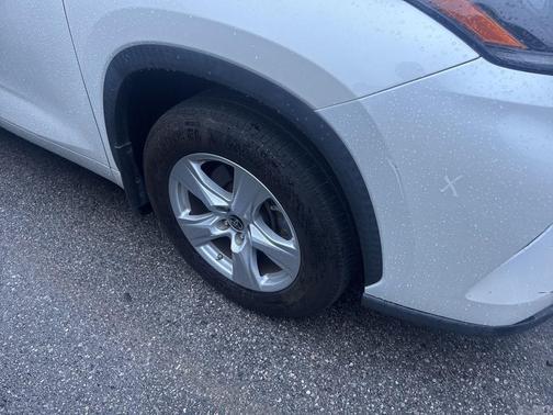 2021 Toyota Highlander LE