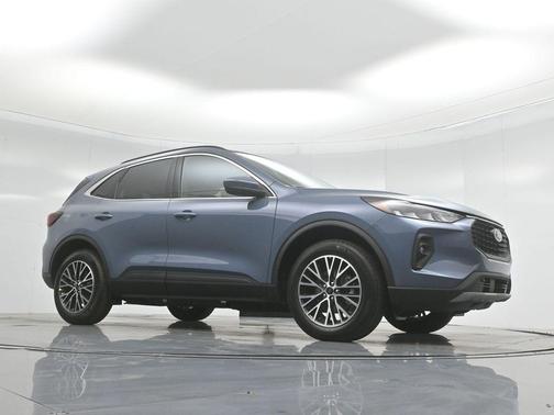 2025 Ford Escape PHEV SE