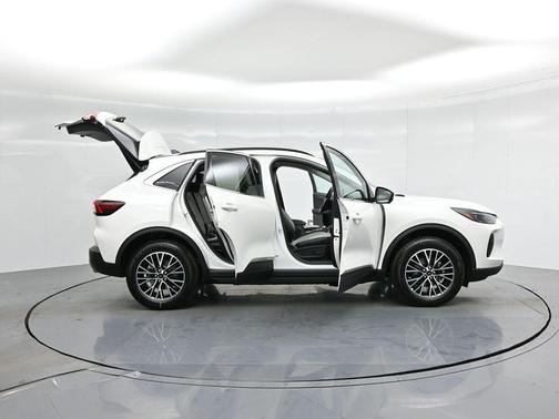 2025 Ford Escape PHEV SE