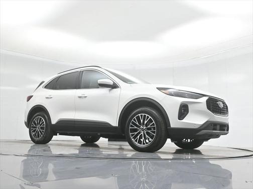 2025 Ford Escape PHEV SE