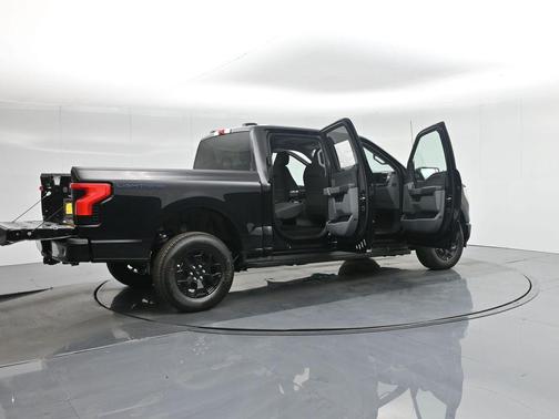 2025 Ford F-150 Lightning XLT