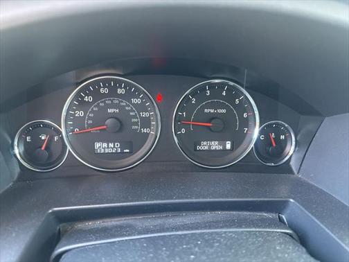 2008 Jeep Commander Sport
