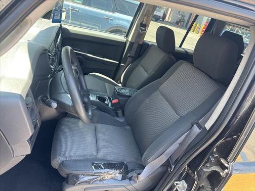 2008 Jeep Commander Sport