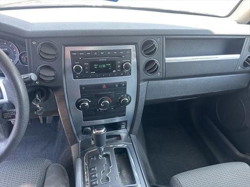 2008 Jeep Commander Sport
