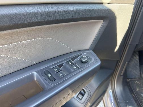 2021 Volkswagen Atlas Cross Sport 3.6L V6 SE w/Technology R-Line