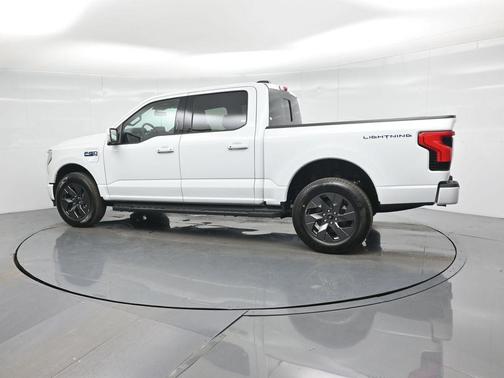 2025 Ford F-150 Lightning LARIAT