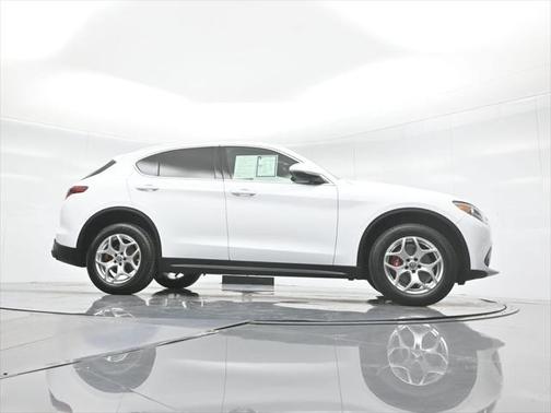 2019 Alfa Romeo Stelvio Base