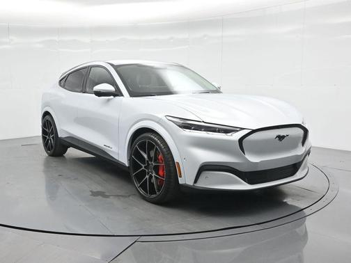 2022 Ford Mustang Mach-E Select
