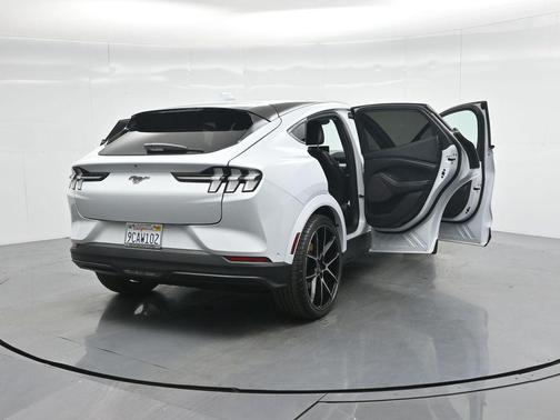 2022 Ford Mustang Mach-E Select