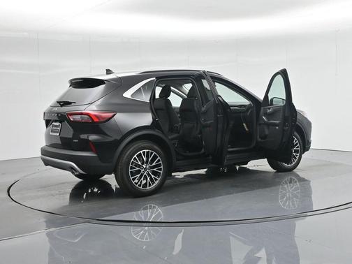 2025 Ford Escape PHEV SE