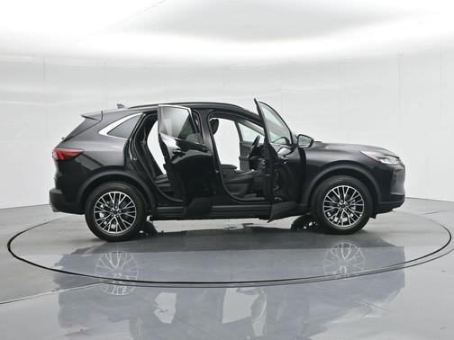 2025 Ford Escape PHEV SE