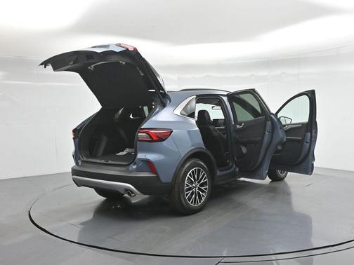 2025 Ford Escape PHEV SE