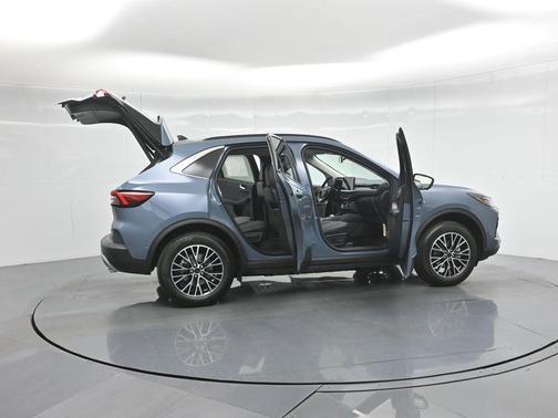 2025 Ford Escape PHEV SE