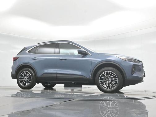 2025 Ford Escape PHEV SE