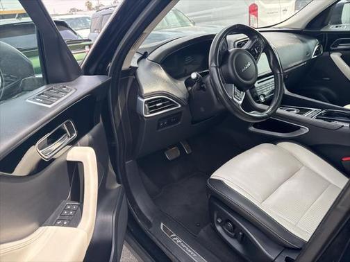 2017 Jaguar F-PACE 35t R-Sport