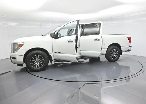 2021 Nissan Titan SV