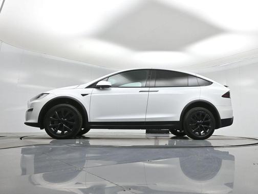 Pearl White Multi-Coat 2022 Tesla Model X Dual Motor All-Wheel Drive