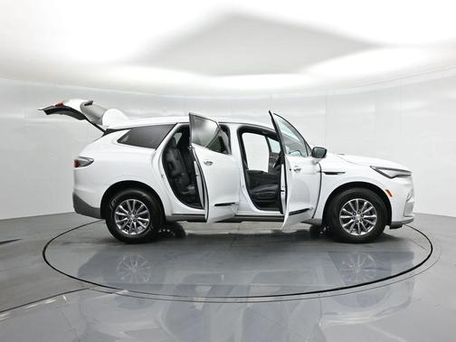 2022 Buick Enclave FWD Essence