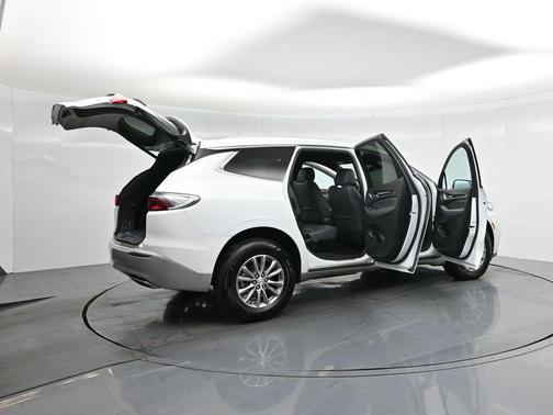 2022 Buick Enclave FWD Essence