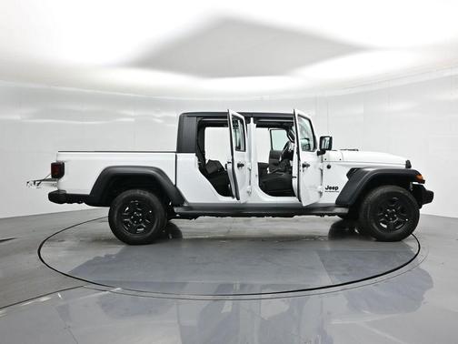 2020 Jeep Gladiator Sport