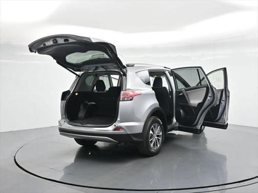 2017 Toyota RAV4 Hybrid XLE