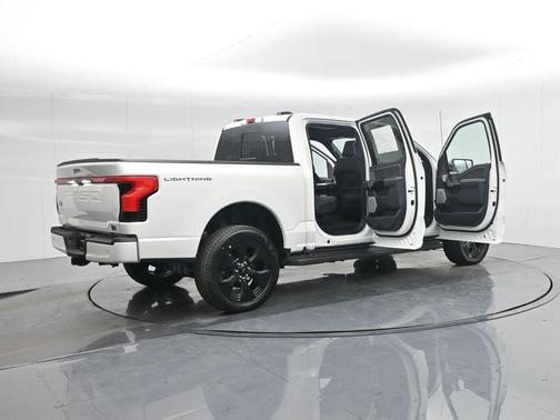 2025 Ford F-150 Lightning Platinum