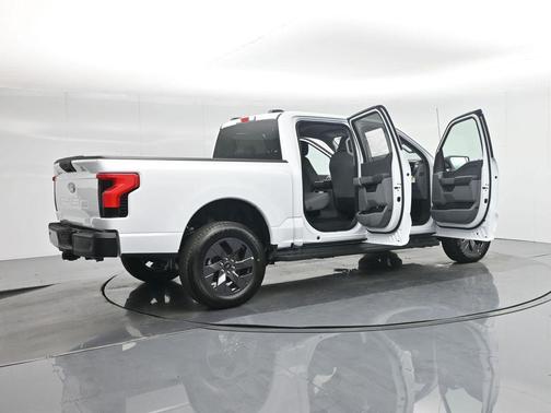2025 Ford F-150 Lightning Pro