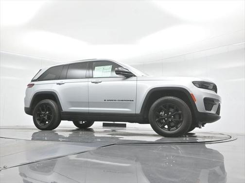 2024 Jeep Grand Cherokee Altitude