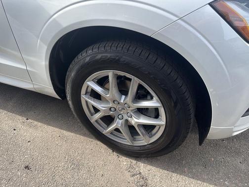 2021 Volvo XC60 T5 Momentum