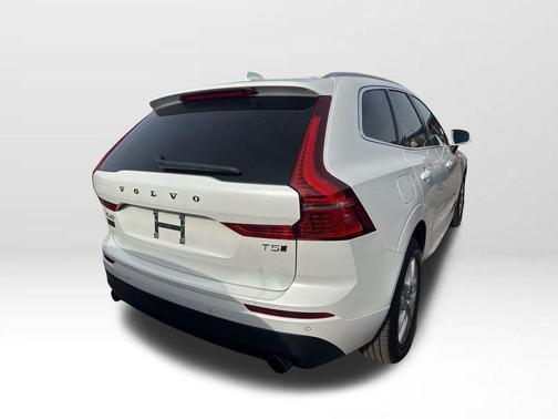 2021 Volvo XC60 T5 Momentum