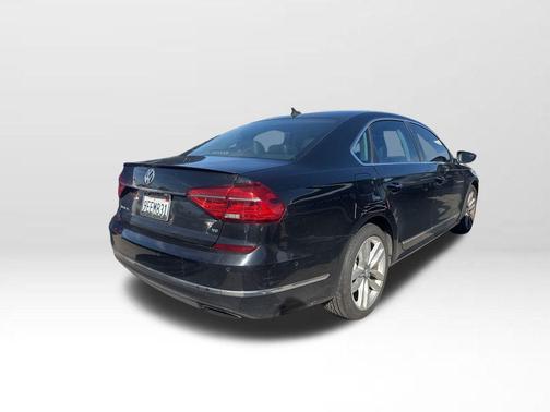 2016 Volkswagen Passat V6 SEL Premium