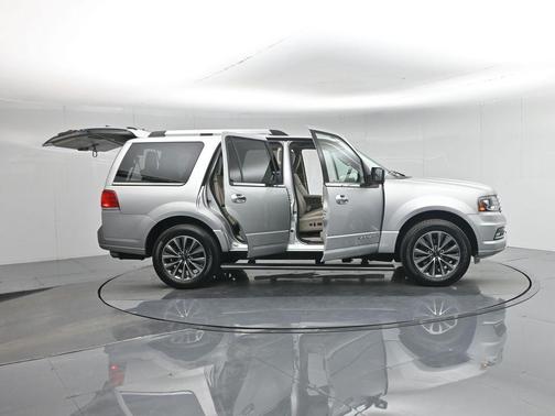 2017 Lincoln Navigator Select