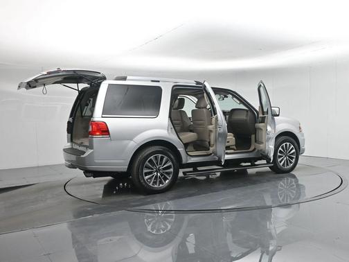 2017 Lincoln Navigator Select