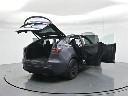 2023 Tesla Model Y RWD