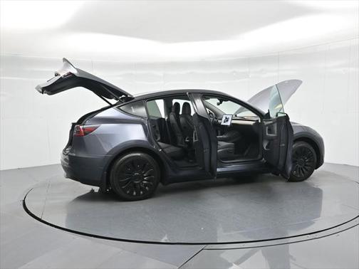 2023 Tesla Model Y RWD