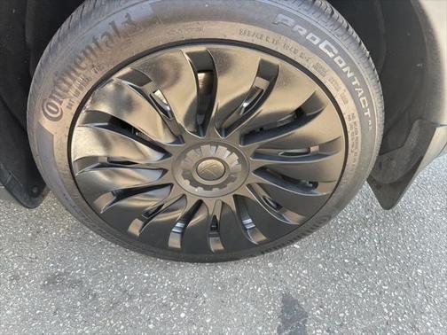 2023 Tesla Model Y RWD