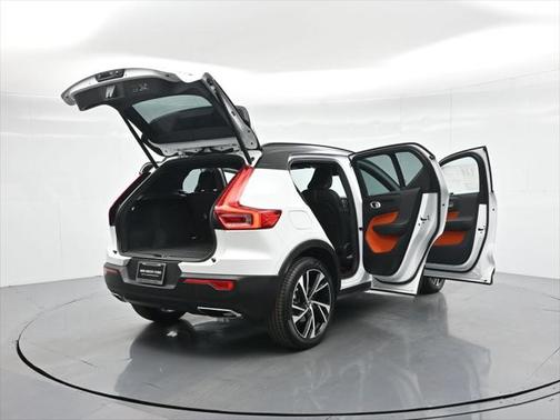 2019 Volvo XC40 T5 R-Design