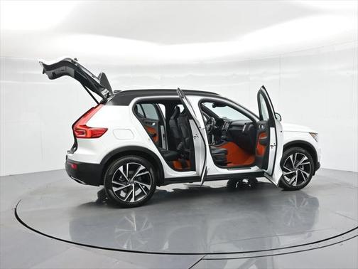 2019 Volvo XC40 T5 R-Design