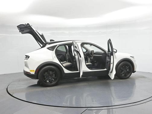 2021 Ford Mustang Mach-E Select