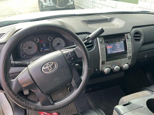 2014 Toyota Tundra SR