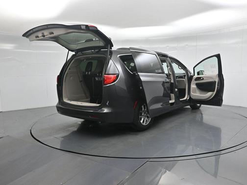 2020 Chrysler Voyager LXI