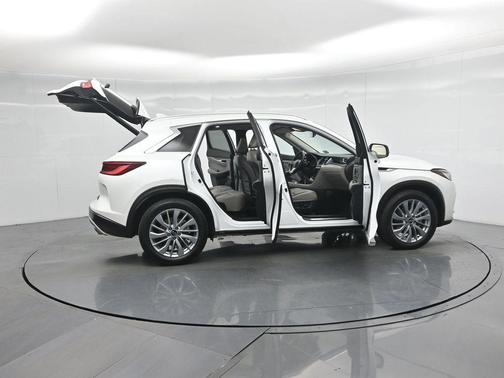 2024 INFINITI QX50 LUXE