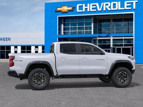 Summit White 2026 Chevrolet Colorado ZR2