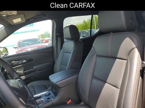 Mosaic Black Metallic 2023 Chevrolet Traverse RS