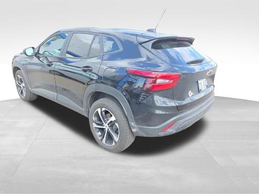 Black Metallic 2025 Chevrolet Trax 1RS
