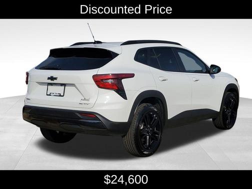 Summit White 2025 Chevrolet Trax ACTIV